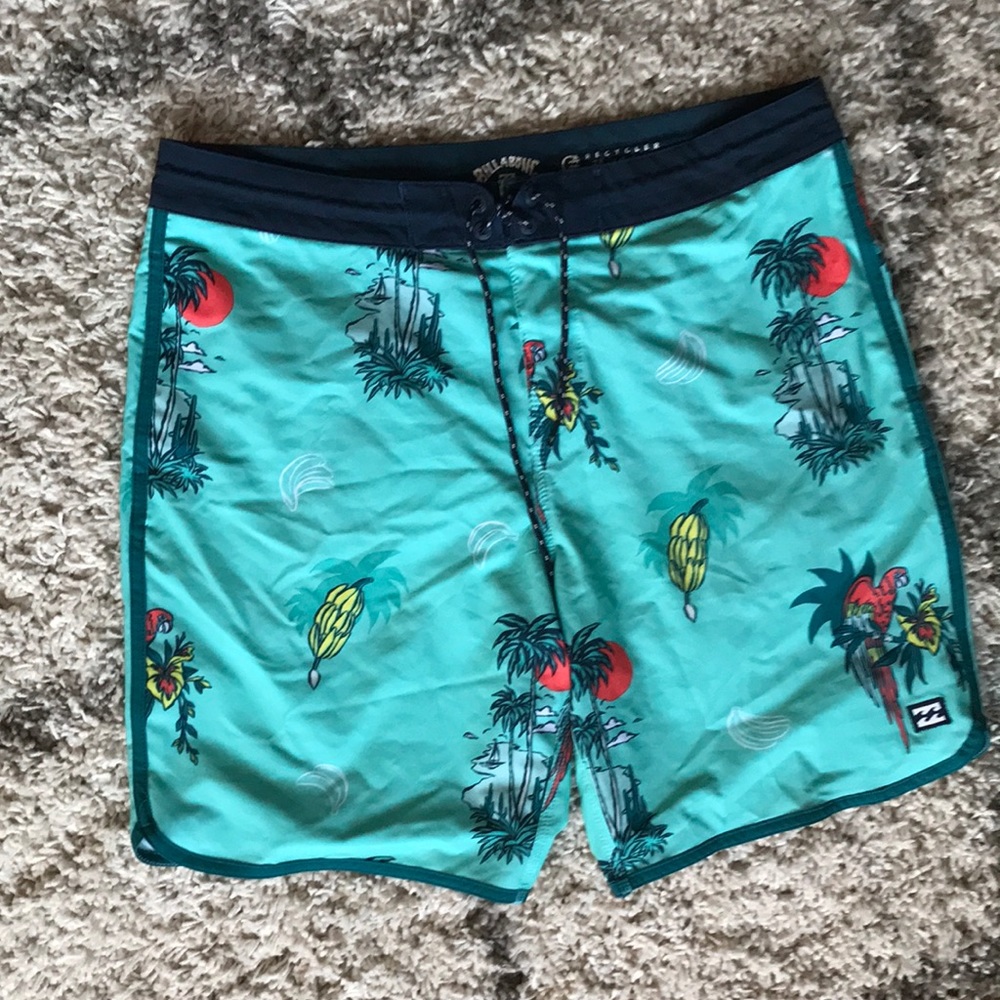 Billabong Men Size 34 Swim Performance Boardshorts